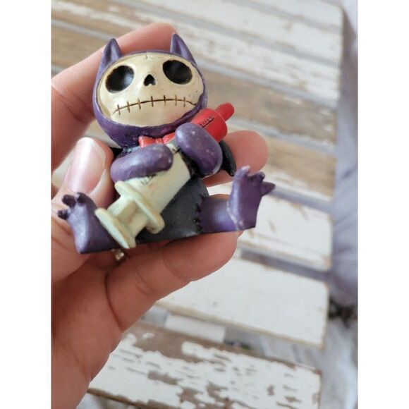 Summit 2011 Devil shot blood bat figurine Halloween decor - Picture 7 of 8